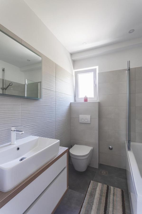 Center Apartment Golden Ray Бол Екстер'єр фото