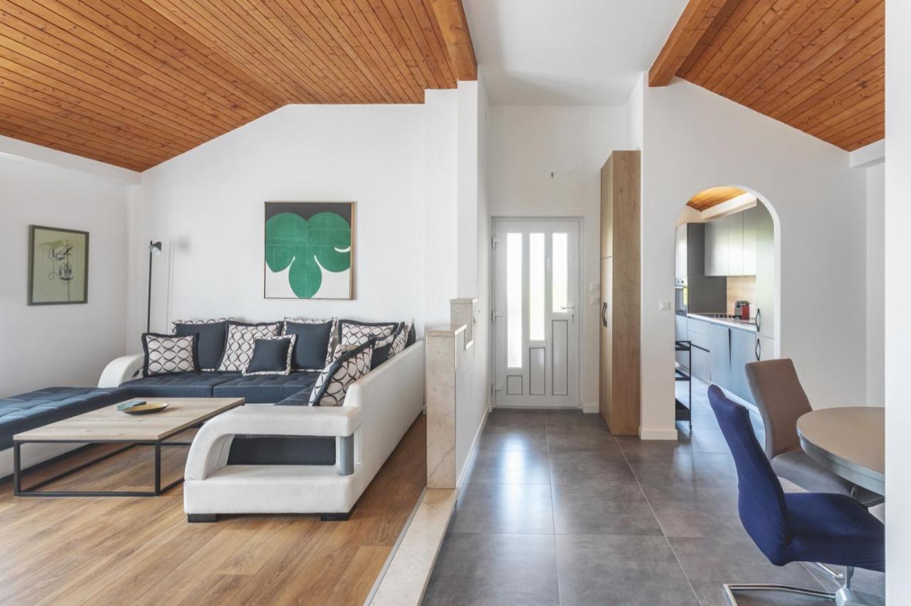 Center Apartment Golden Ray Бол Екстер'єр фото