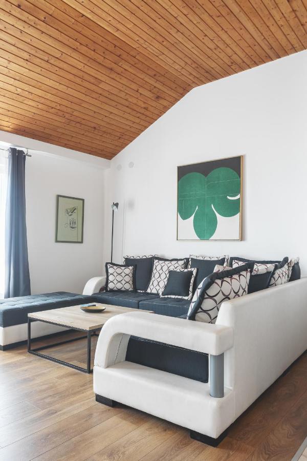 Center Apartment Golden Ray Бол Екстер'єр фото