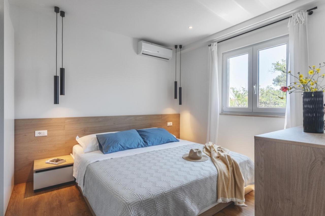 Center Apartment Golden Ray Бол Екстер'єр фото